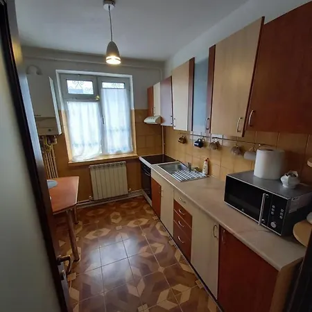 - Brown - Ultracentral Apartment