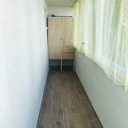 - Brown - Ultracentral